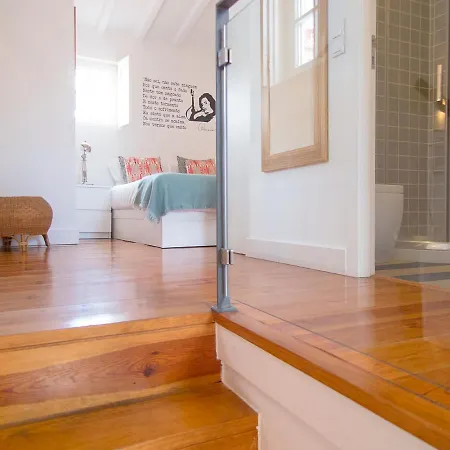 Amalia's Charming & Bright Duplex Apt In Rossio *