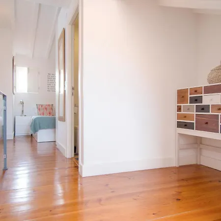 Amalia's Charming & Bright Duplex Apt In Rossio Appartement Lisboa