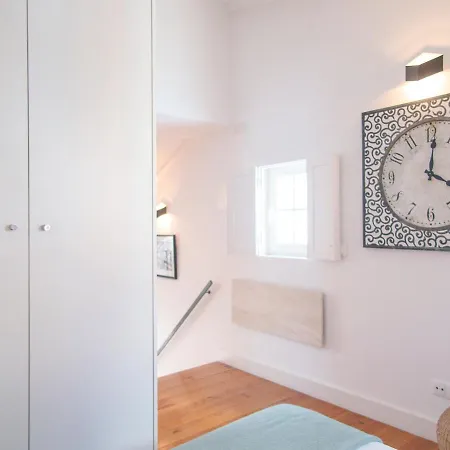 Amalia's Charming & Bright Duplex Apt In Rossio *