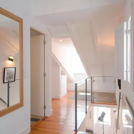 Amalia's Charming & Bright Duplex Apt In Rossio